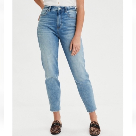 American Eagle Outfitters Mom Jeans size 6 long light wash high waist - Picture 2 of 14